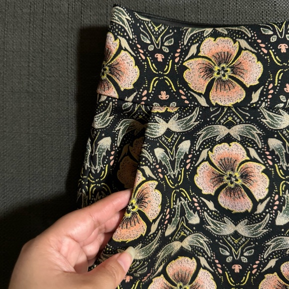 Alice + Olivia NWOT Donald High Rise Shorts in Black/Peach Promise Floral Size 6 - Picture 12 of 16